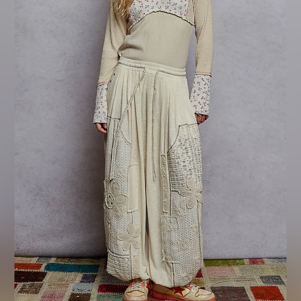NEW Boutique POL: “The Lillie”Cream Textured Wide-Leg Jogger Pants